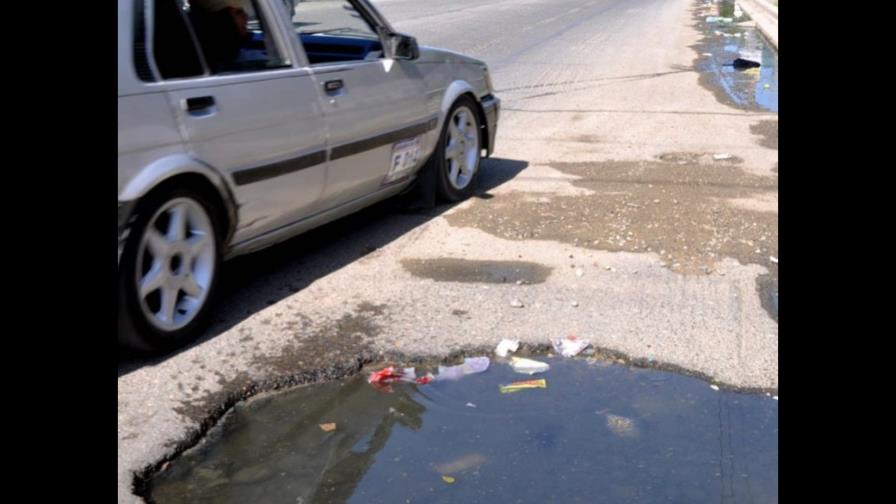 Hoyos en autopista son peligro público
