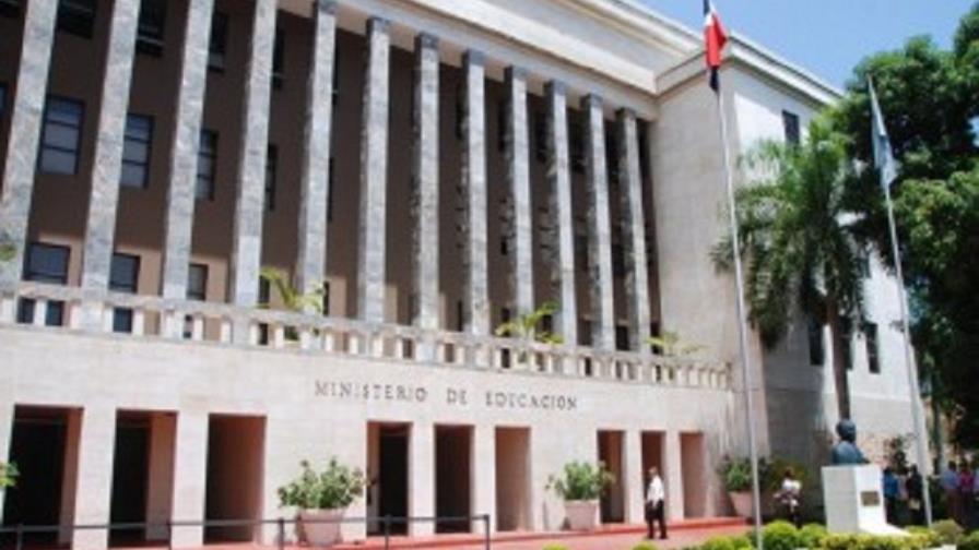 State payroll has 531,532 employees and 95,000 pensioners