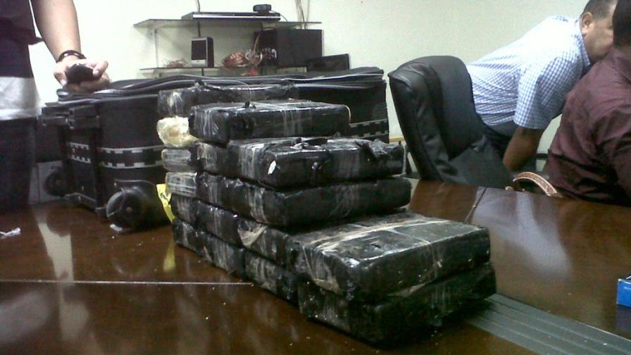 PN ocupa 17 kilos de cocaína en San Cristóbal