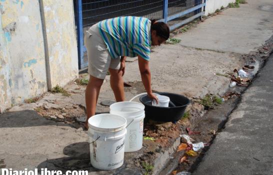 Servicio de agua potable deteriorado tras Isaac