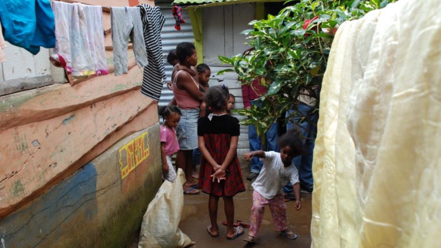 Aumenta la pobreza en hogares dirigidos por mujeres en RD