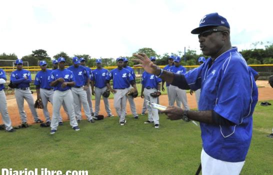 Fernando Ravelo exhorta a los jugadores a recuperar la mística