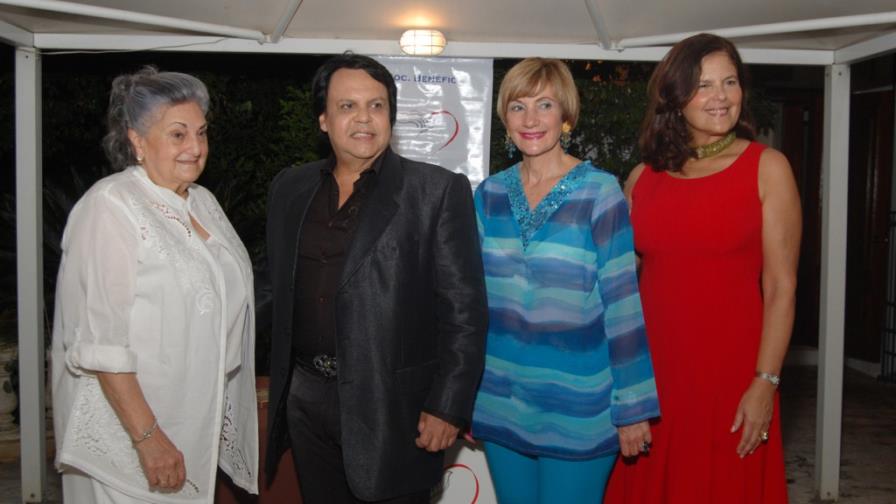 La moda de Leonel Lirio a favor de la Sociedad Benéfica