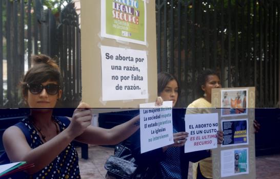 Grupos de dominicanas reclaman la despenalización del aborto Grupos de dominicanas reclaman la despenalización del aborto