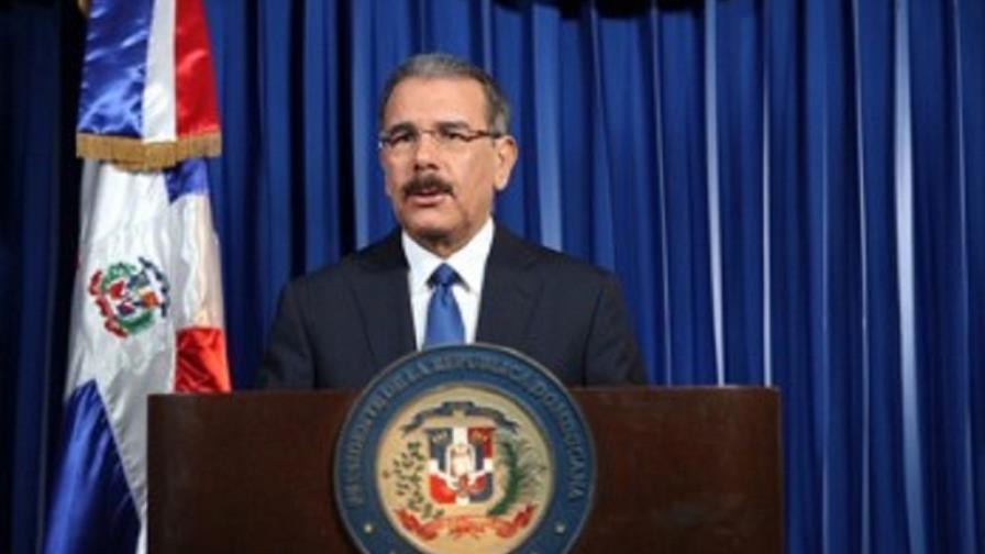 Danilo Medina calls on the young to have a little patience