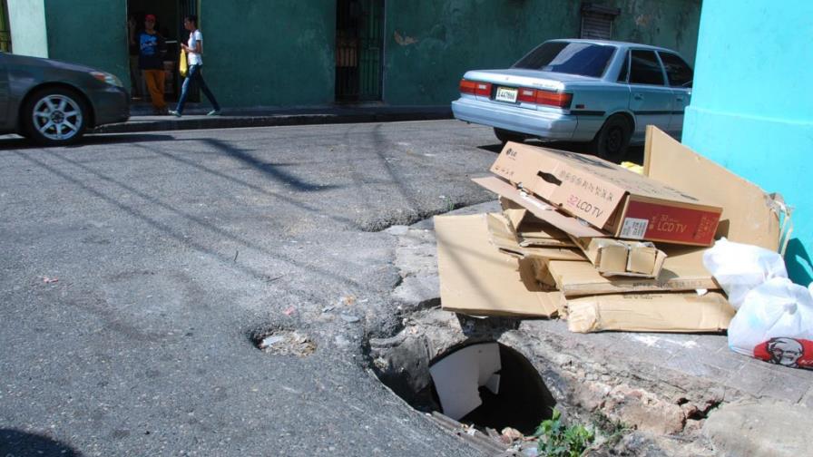 Peligroso boquete en la calle 19 de Marzo