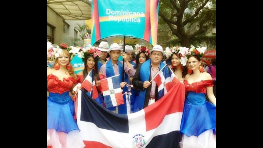 Colonia dominicana participa en aniversario retorno de Macao a China