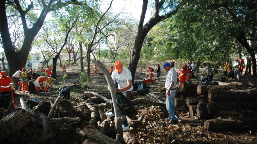 Inician limpieza terrenos del antiguo Parque Zoológico
