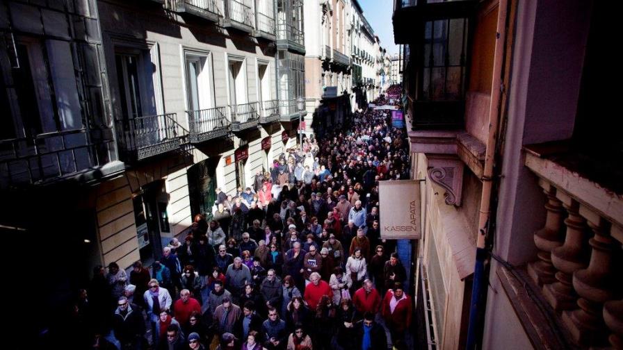 Miles marchan en Madrid en respaldo al juez Garzón