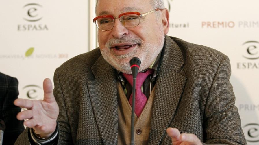 Fernando Savater gana el Premio Primavera con Los invitados de la princesa