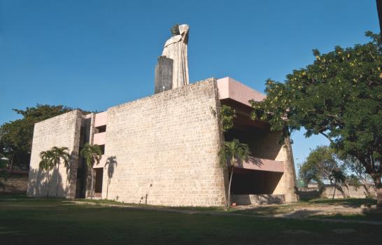 Monumento a Fray Antón de Montesinos A punto de salir de su letargo