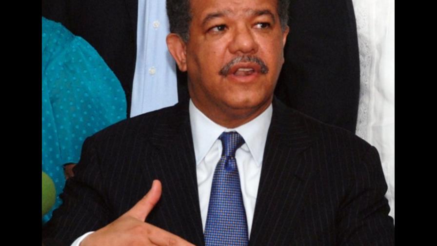 Presidente Fernández inaugura call center Presidente Fernández inaugura call center