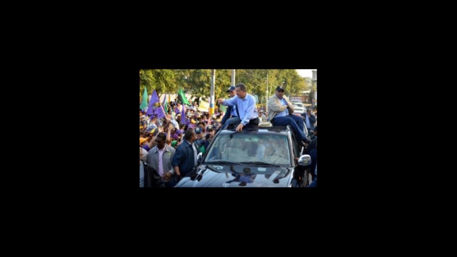 Lanzan botella a una caravana mientras pasaba el Presidente; hieren uno Lanzan botella a una caravana mientras pasaba el Presidente; hieren uno