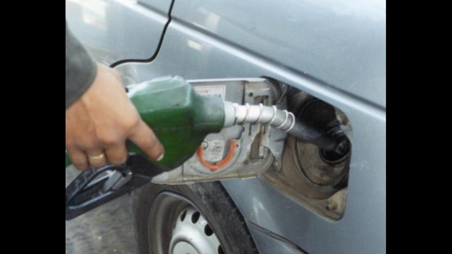 Precios de los combustibles bajan entre RD$2.10 y RD$2.38 Precios de los combustibles bajan entre RD$2.10 y RD$2.38