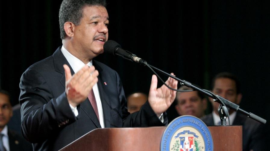 Presidencia otorga pensiones a 848 maestros por un monto de RD$14 millones