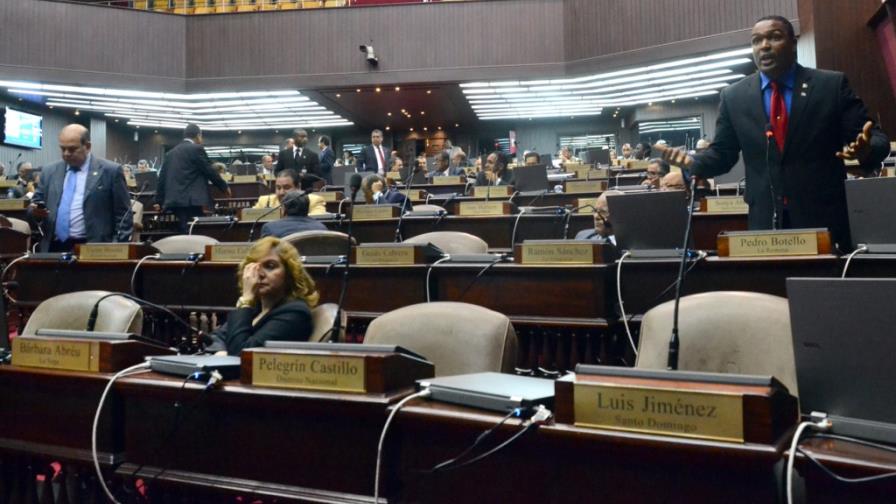 Ausentes 80 diputados de primera sesión de la legislatura