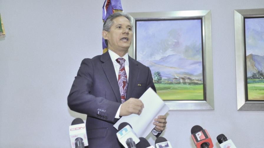 Ng Cortiñas renuncia a la pensión de RD$651 mil al mes Ng Cortiñas renuncia a la pensión de RD$651 mil al mes