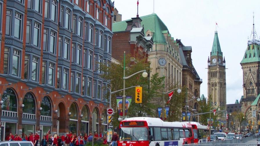 Toronto, la ciudad que más ha crecido en América del Norte Toronto, la ciudad que más ha crecido en América del Norte