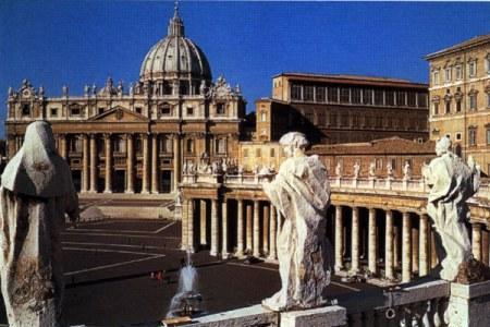 Vaticano dice filtración documentos violó la conciencia de los fieles