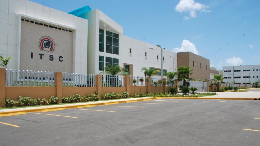 Leonel inaugura hoy el Community College Leonel inaugura hoy el Community College