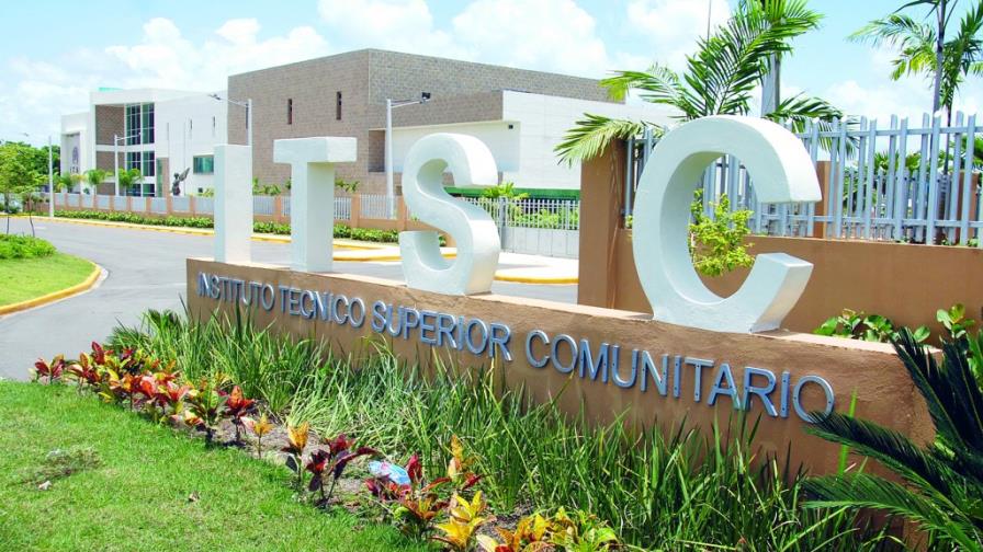 Colegio comunitario abre hoy