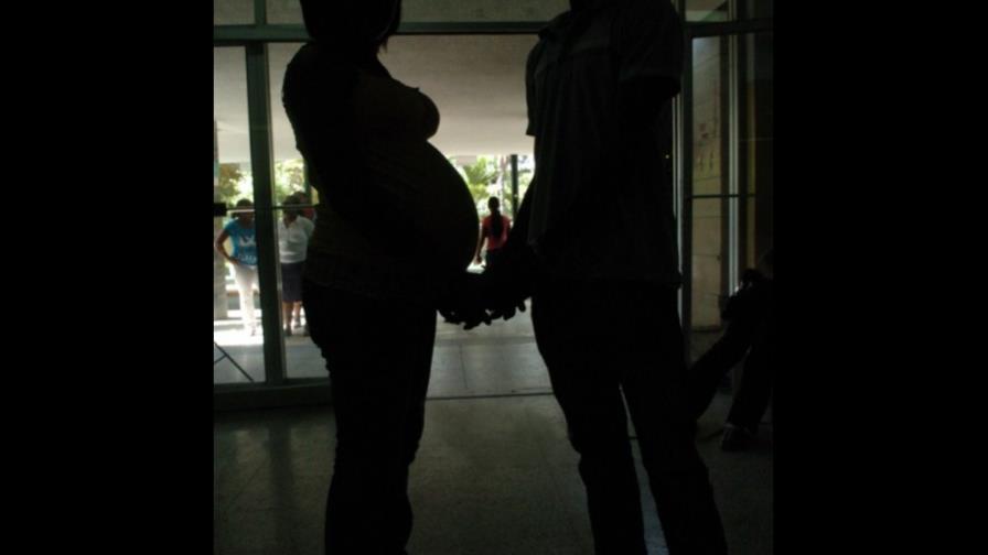 Muertes maternas siguen a la baja, con 75 casos este año