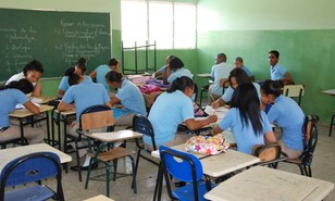 ADP denuncia que el d&eacute;ficit de aulas obliga a eliminar bibliotecas y laboratorios en Hig&uuml;ey