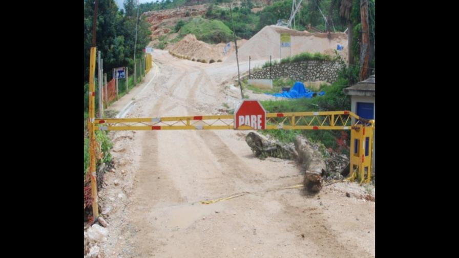 Por conflicto acarreo cierran Cemex en SC