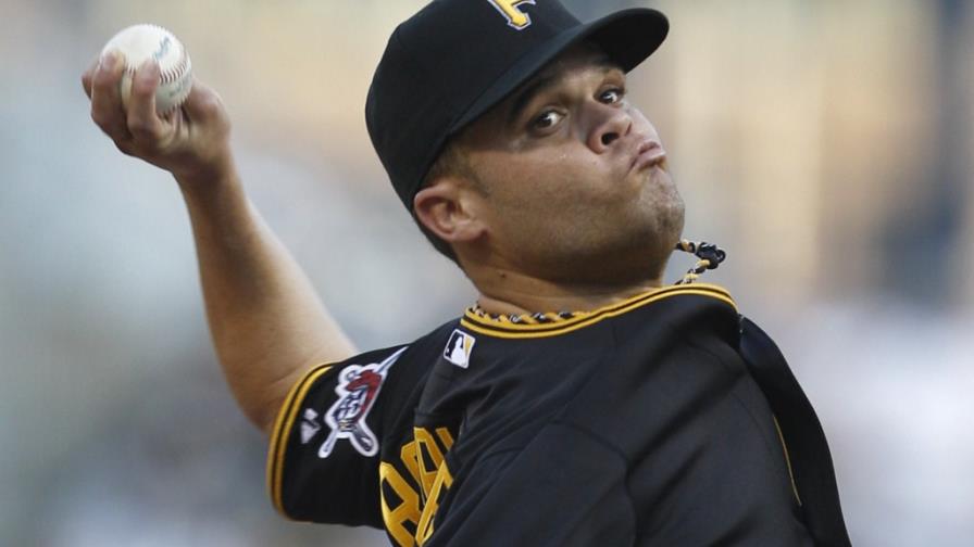 Álvarez, con jonrón, y Wandy acercan a Piratas al wild card