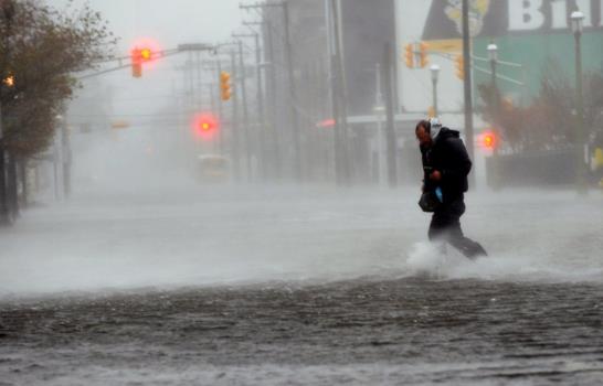 Sandy reduce ligeramente sus vientos y pasa a ciclón postropical