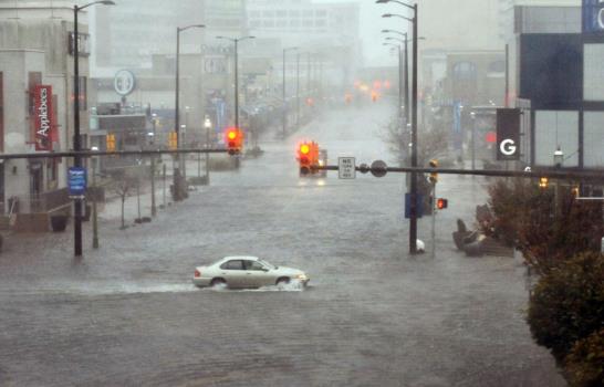 Sandy reduce ligeramente sus vientos y pasa a ciclón postropical