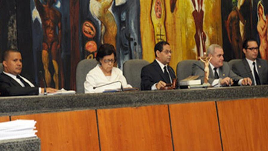 Destituyen jueza de Santiago por liberar presuntos criminales Destituyen jueza de Santiago por liberar presuntos criminales