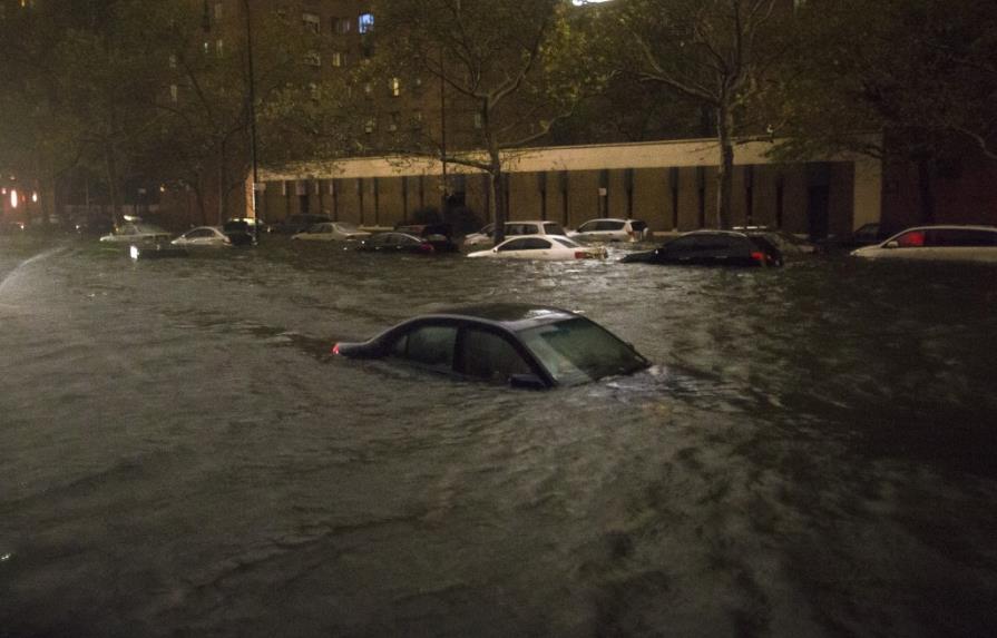 Agua, fuego y oscuridad en NY por supertormenta