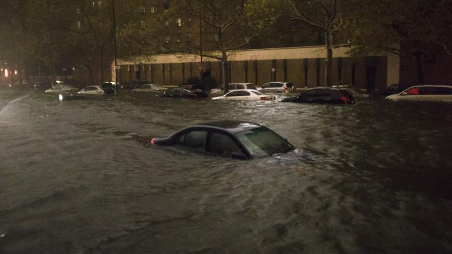 Agua, fuego y oscuridad en NY por supertormenta