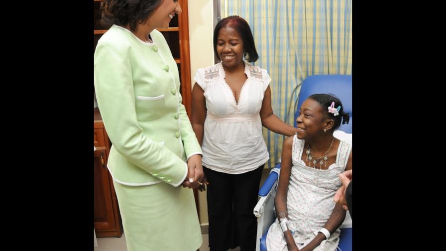 Primera Dama entrega vivienda a señora que recibió trasplante de corazón Primera Dama entrega vivienda a señora que recibió trasplante de corazón