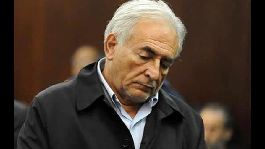 Strauss-Kahn podría pagar US$6MM a empleada de hotel que le acusó de violación