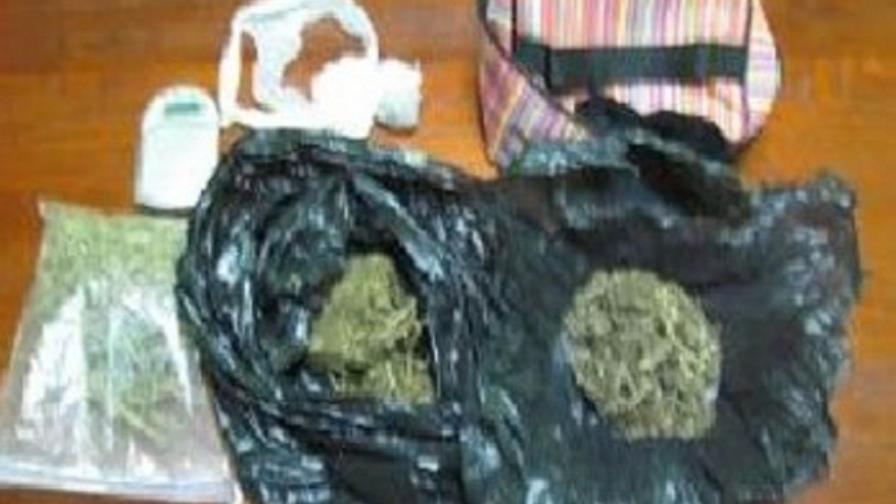 Ocupan marihuana, escopeta y una chilena en Mendoza