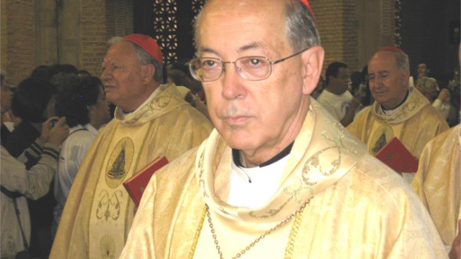 Arzobispo de Lima prohíbe enseñar teología en la Universidad Católica de Perú
