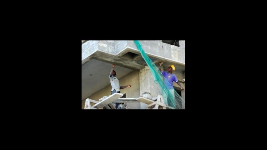 Industrialists ask for postponement of plan for employing foreigners