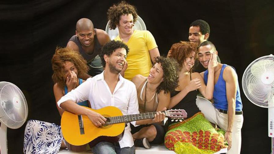 La danza toma las medidas de la brisa