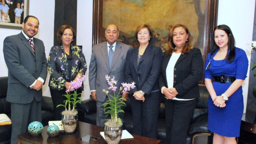 Pimentel quiere que la Constitución se enseñe en las escuelas