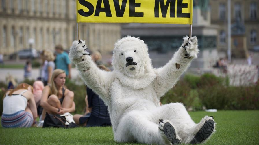 Greenpeace se enfrenta a un viejo enemigo en el Artico