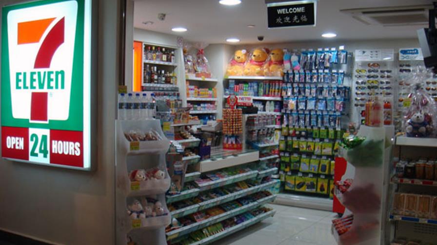 Bodegueros criollos en riesgo; 7-Eleven abrirá 100 negocios en el Alto Manhattan Bodegueros criollos en riesgo; 7-Eleven abrirá 100 negocios en el Alto Manhattan