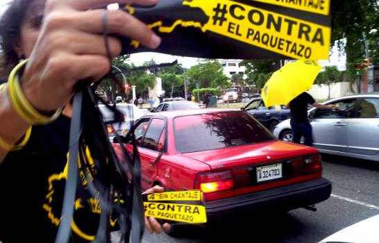 Grupos se manifiestan contra la reforma fiscal