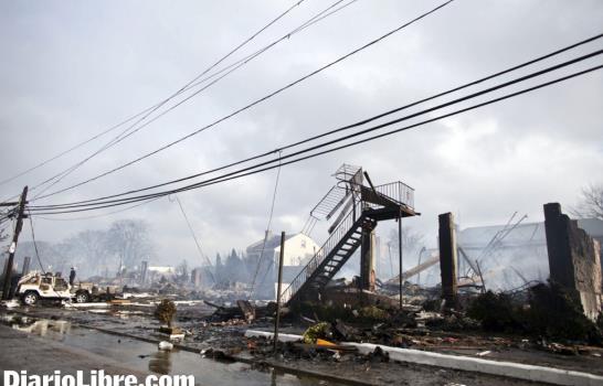 Al menos 50 muertos y miles bajo agua en EE.UU. por Sandy