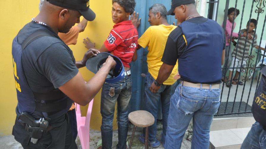 DNCD y Policía Nacional realizan operativo masivo contra el microtráfico