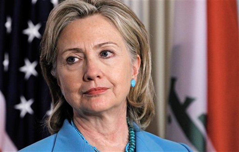 Hospitalizan a Hillary Clinton por un coágulo de sangre