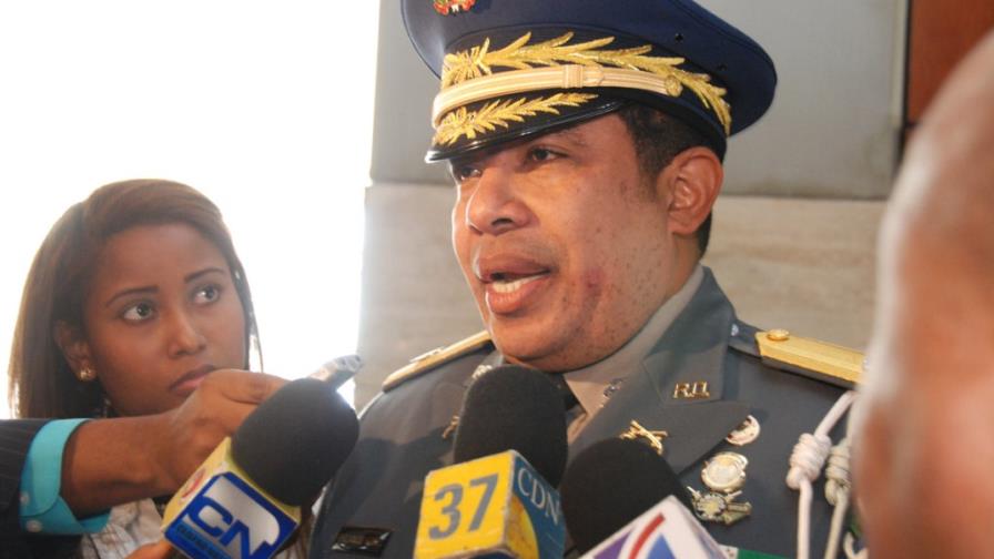 Policía firma contrato con Seguros BanReservas Policía firma contrato con Seguros BanReservas