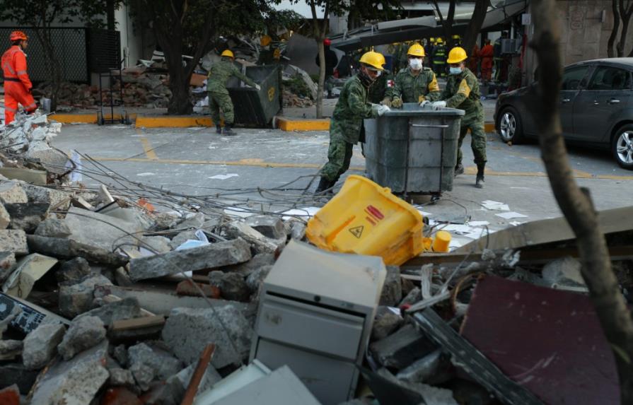 Elevan a 32 muertos y 121 heridos cifra de víctimas por explosión en Pemex