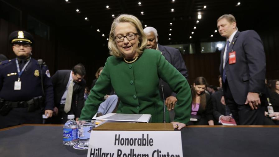 Clinton reprocha críticas